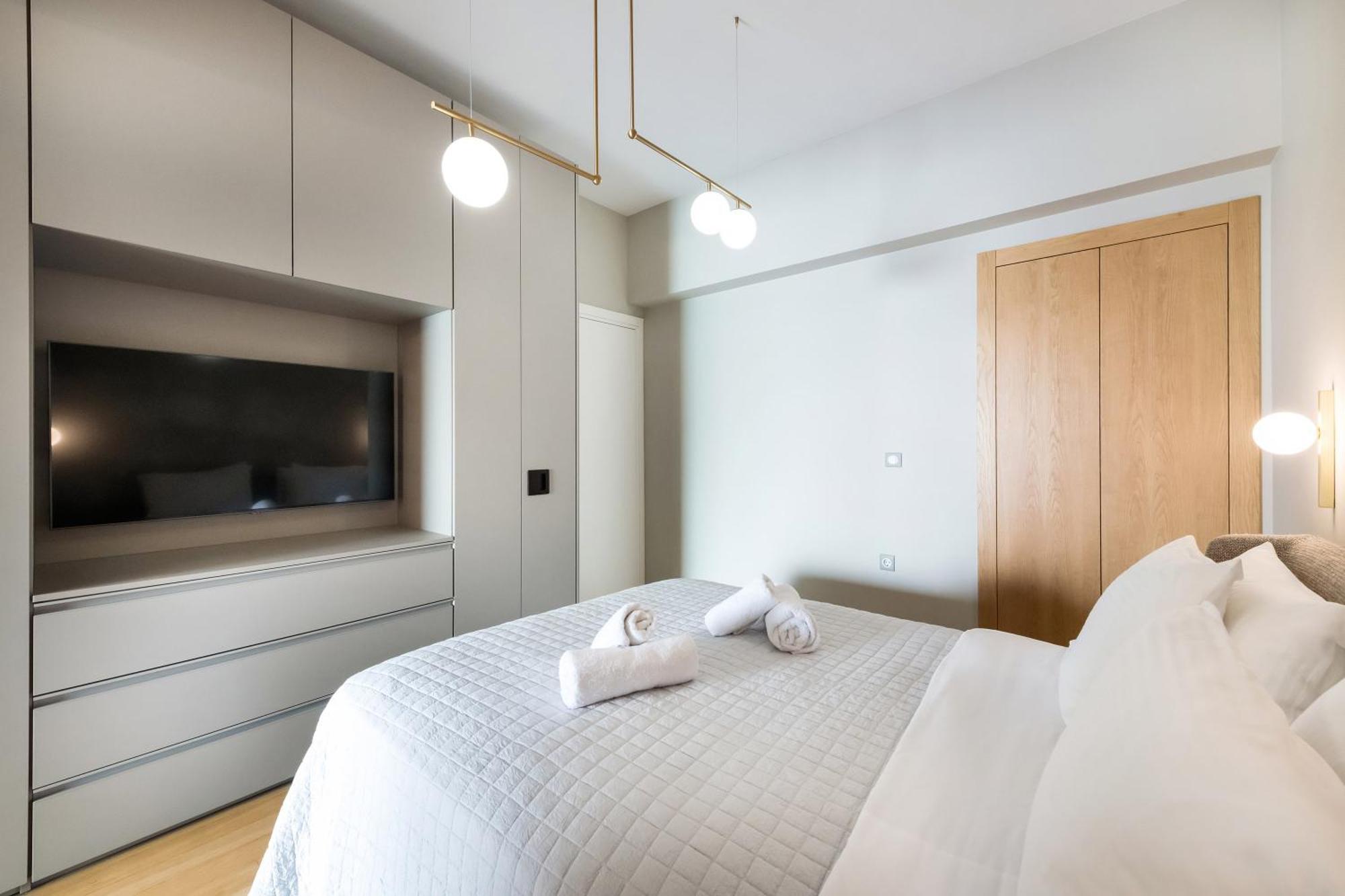 Iconic Salonica Suite Seafront Экстерьер фото