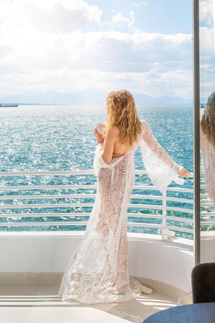 Iconic Salonica Suite Seafront Экстерьер фото